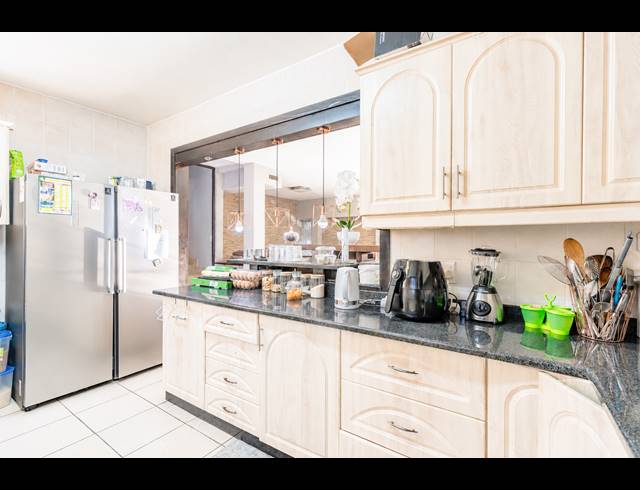 4 BEDROOM TOWNHOUSE FOR SALE IN MUSGRAVE